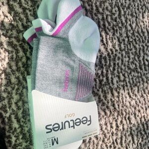 Feetures Women's Gray and White Socks